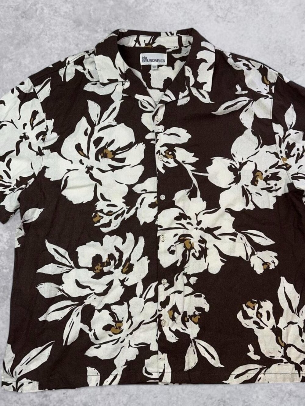 NWOT No Boundaries white and brown floral Hawaiian button-up shirt